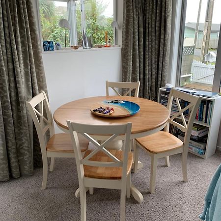 Beach Cottage - A Cosy Beach Cottage Charmer Riverton Eksteriør bilde